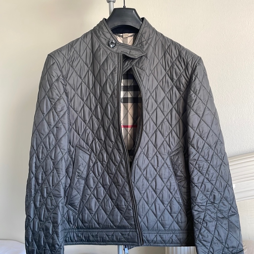 AUTHENTIC LIKE NEW Burberry jacket